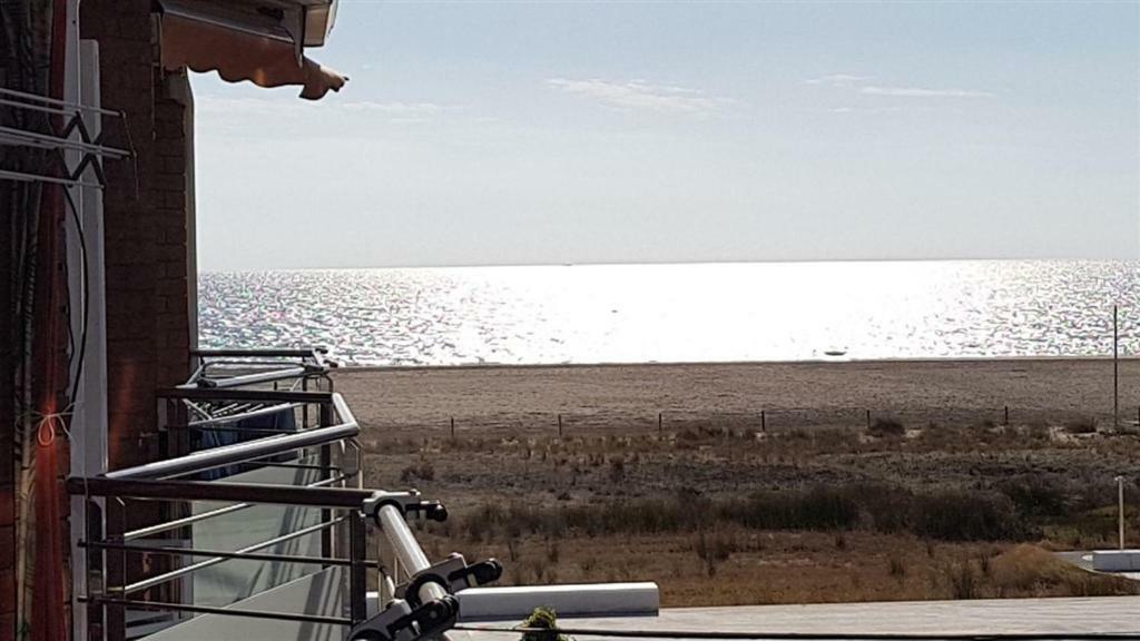 Apartamento Playa Mar Castelldefels Exterior foto